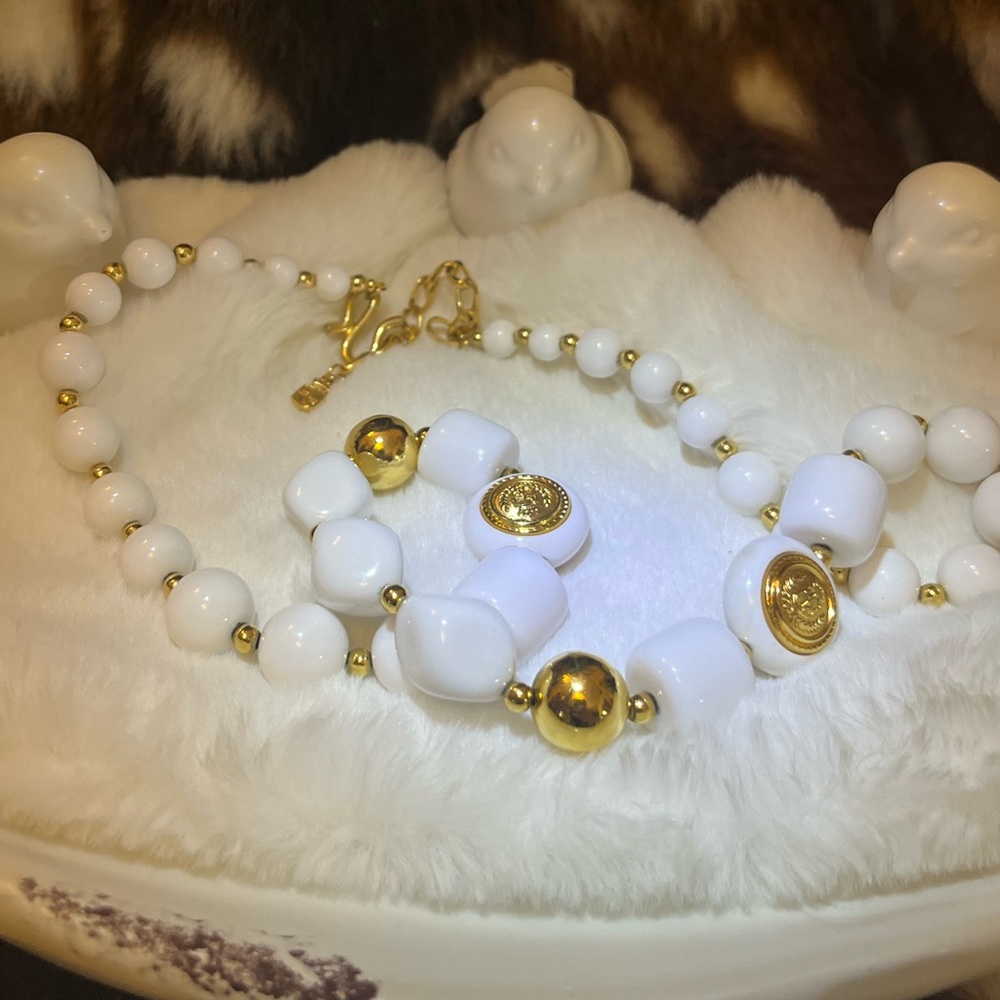 Liz Claiborne White and Gold tone beads necklace